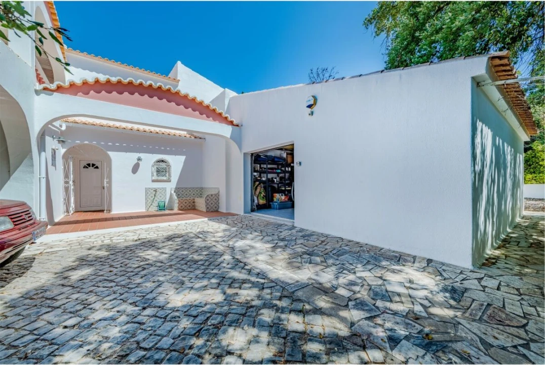 Moradia T5 para Venda em Porches Foto 43