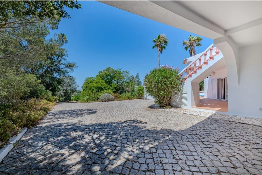 Moradia T5 para Venda em Porches Foto 73