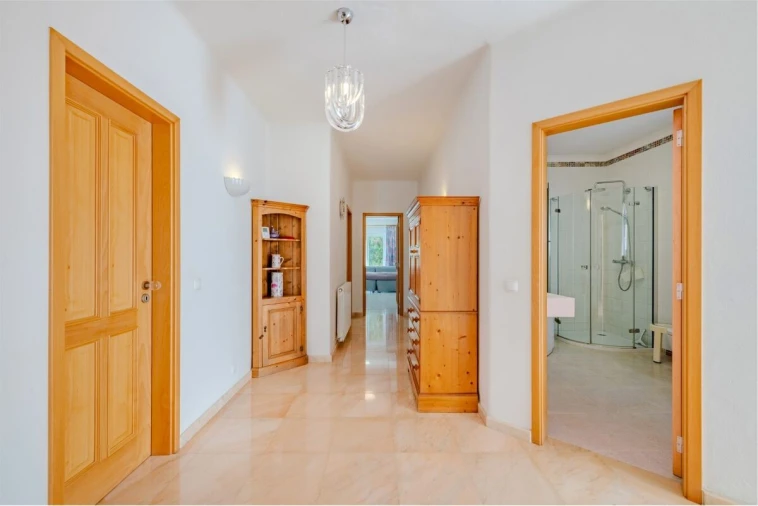 Moradia T5 para Venda em Porches Foto 17