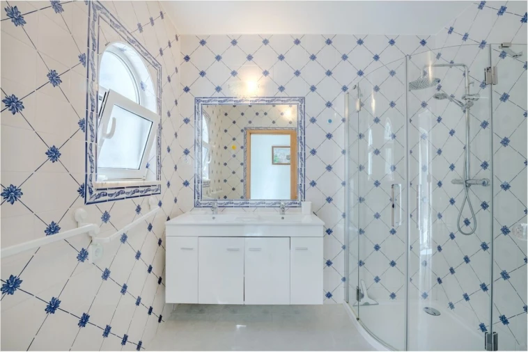 Moradia T5 para Venda em Porches Foto 26