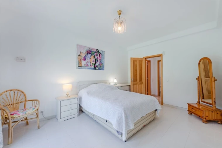 Moradia T5 para Venda em Porches Foto 31