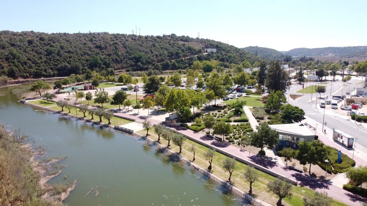 Moradia T3 para Venda em Silves Foto 44