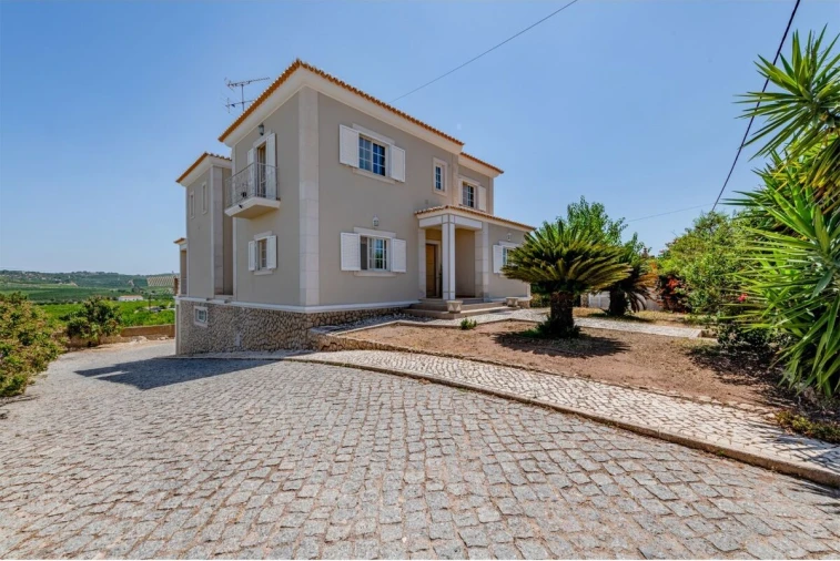 Moradia T5 para Venda em Silves Foto 3