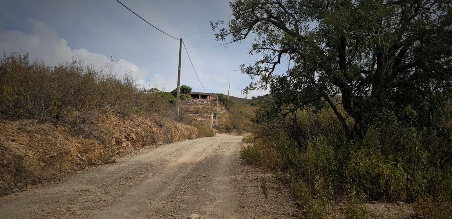 Moradia T0 para Venda em São Bartolomeu de Messines Foto 4