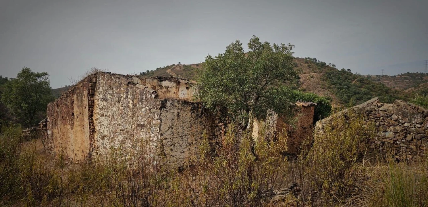 Moradia T0 para Venda em São Bartolomeu de Messines Foto 7