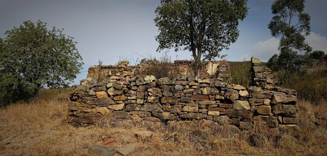 Moradia T0 para Venda em São Bartolomeu de Messines Foto 9