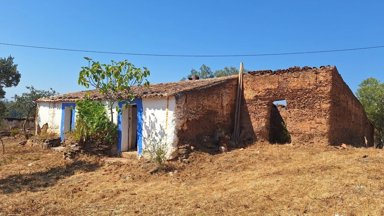 Moradia T2 para Venda em São Marcos da Serra Foto 1