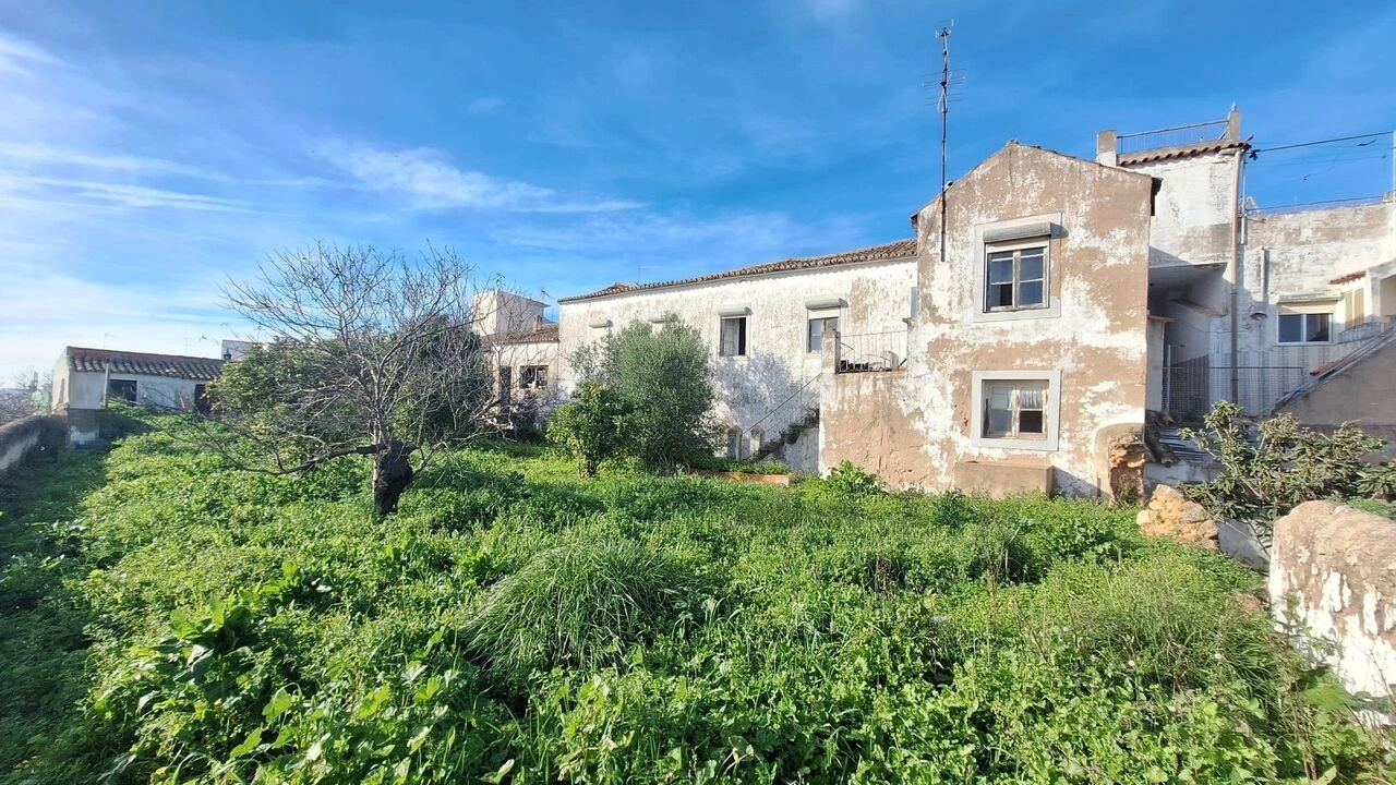 Moradia T8 para Venda em Estômbar e Parchal Foto 1