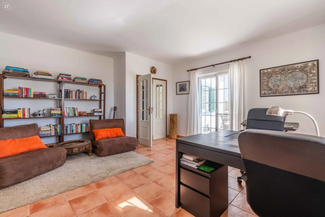 Moradia T4 para Venda em Quelfes Foto 20