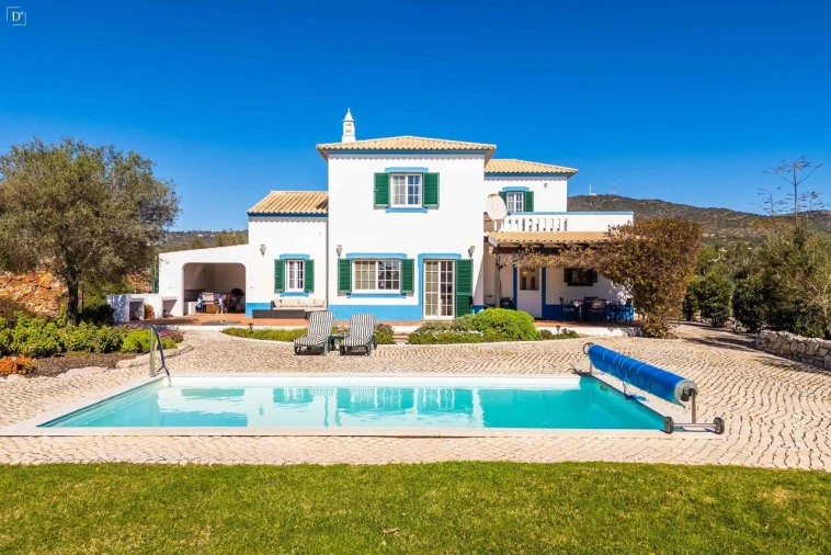 Moradia T4 para Venda em Quelfes