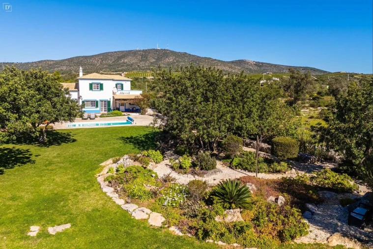 Moradia T4 para Venda em Quelfes Foto 22