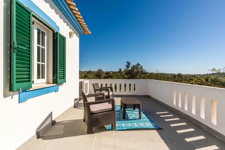 Moradia T4 para Venda em Quelfes Foto 21