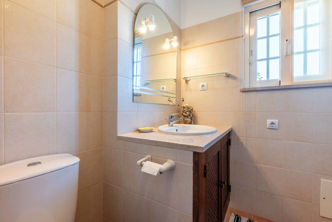 Moradia T4 para Venda em Quelfes Foto 12