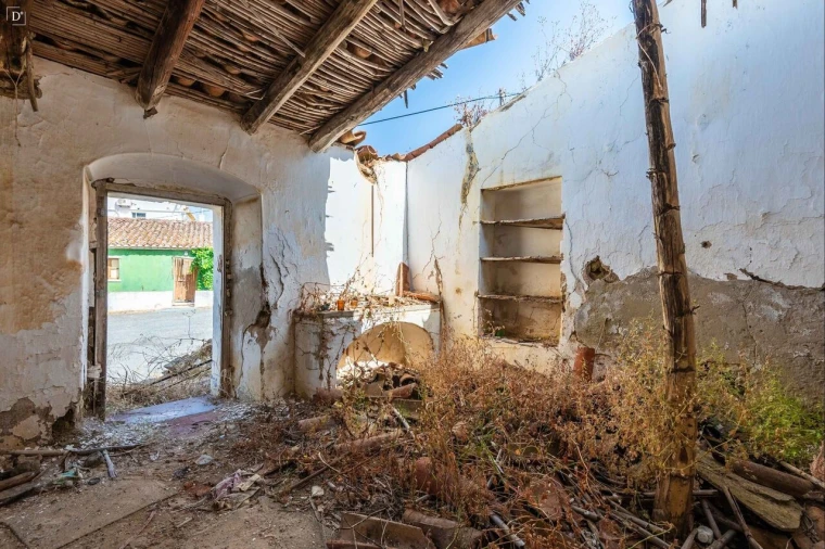 Moradia T4 para Venda em Odeleite Foto 8