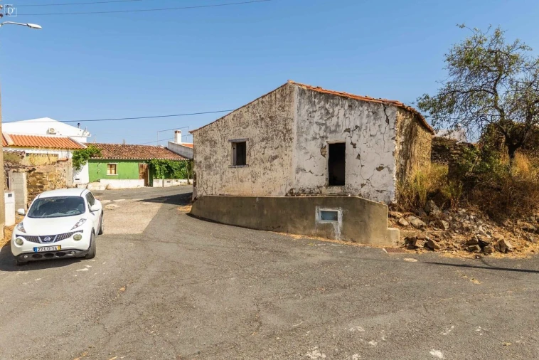 Moradia T4 para Venda em Odeleite Foto 3