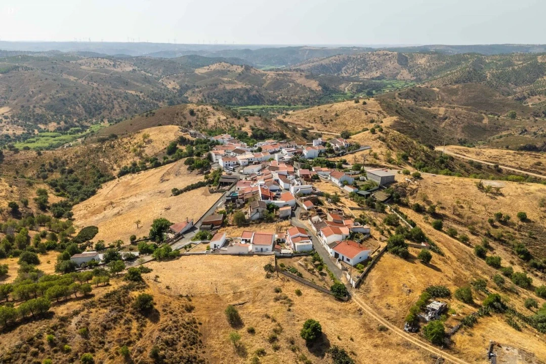 Moradia T4 para Venda em Odeleite Foto 7