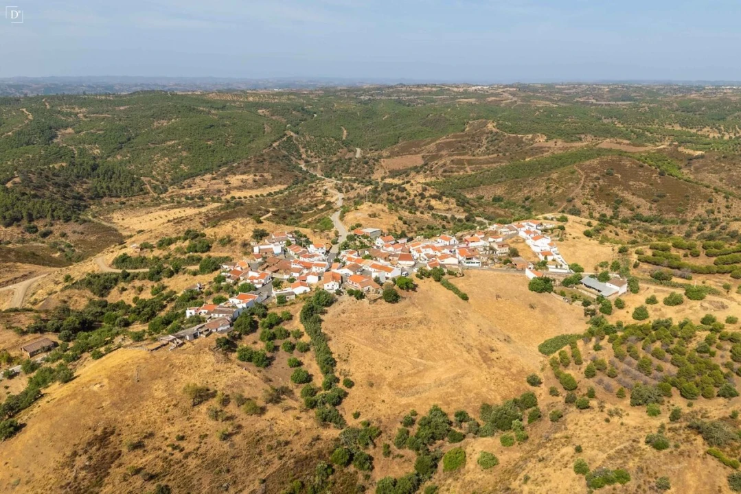 Moradia T4 para Venda em Odeleite Foto 4