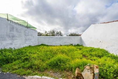 Terreno para Venda em Aldeia dos Fernandes