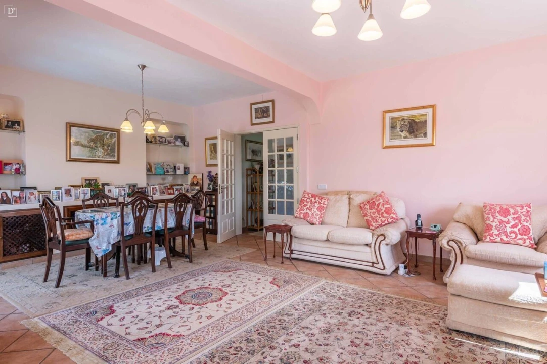 Moradia T4 para Venda em Alte Foto 8