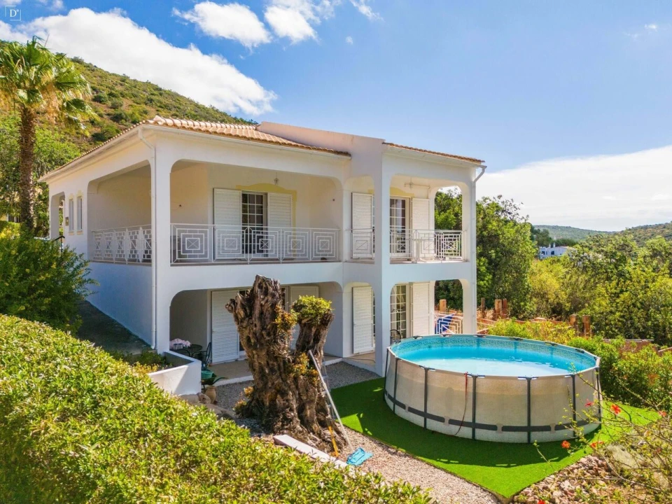 Moradia T4 para Venda em Alte Foto 12