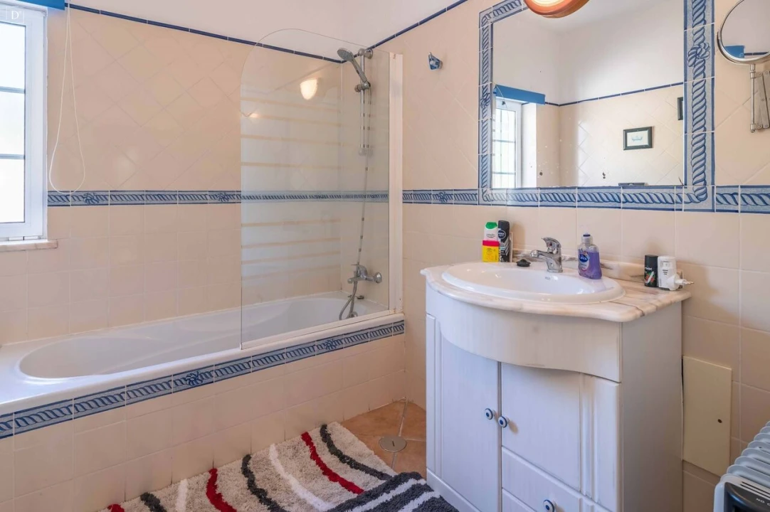 Moradia T4 para Venda em Alte Foto 19