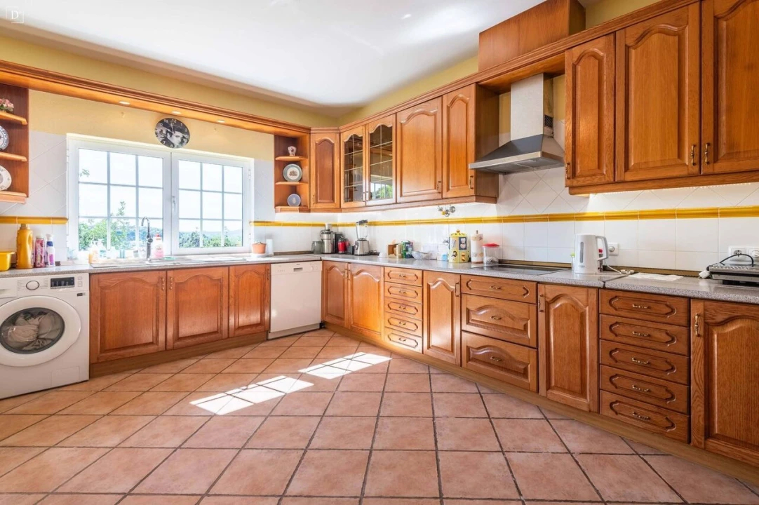 Moradia T4 para Venda em Alte Foto 6