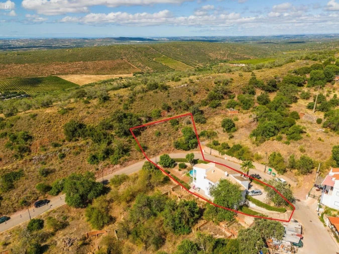 Moradia T4 para Venda em Alte Foto 29