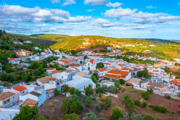 Moradia T4 para Venda em Alte Foto 11