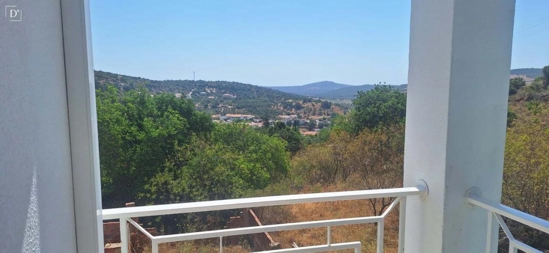 Moradia T4 para Venda em Alte Foto 13