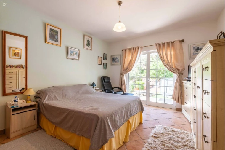 Moradia T4 para Venda em Alte Foto 15