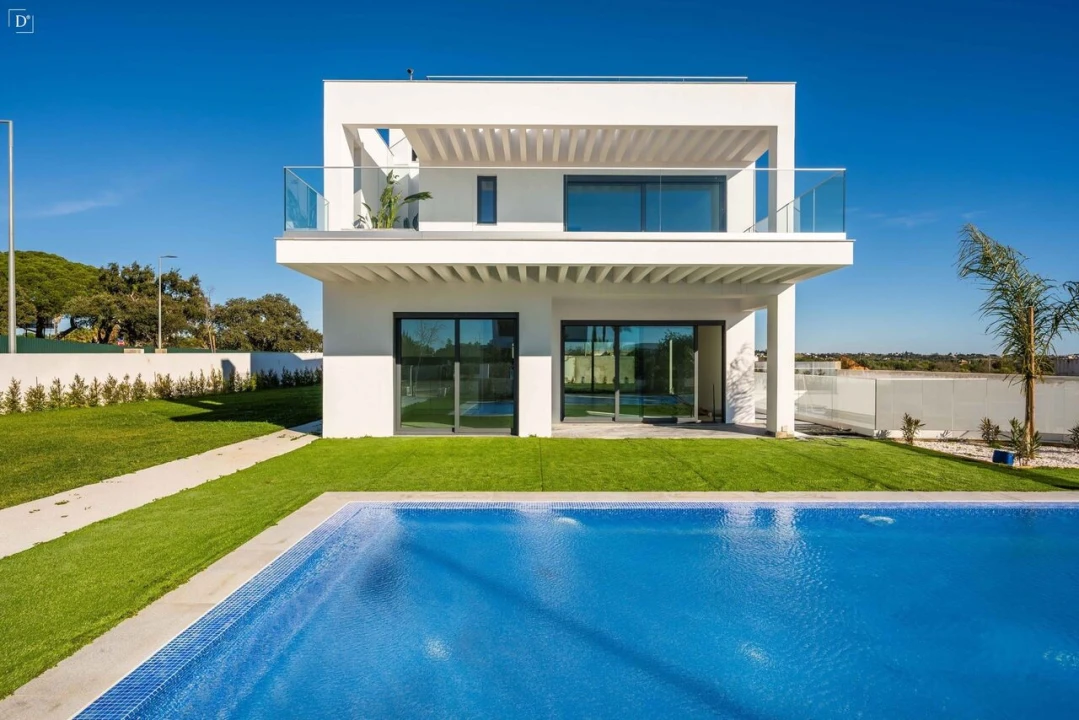 Moradia T4 para Venda em Alcantarilha e Pêra Foto 1