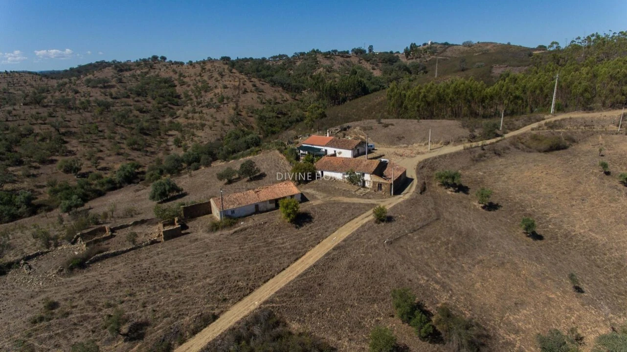 Moradia T5 para Venda em Santana da Serra Foto 18