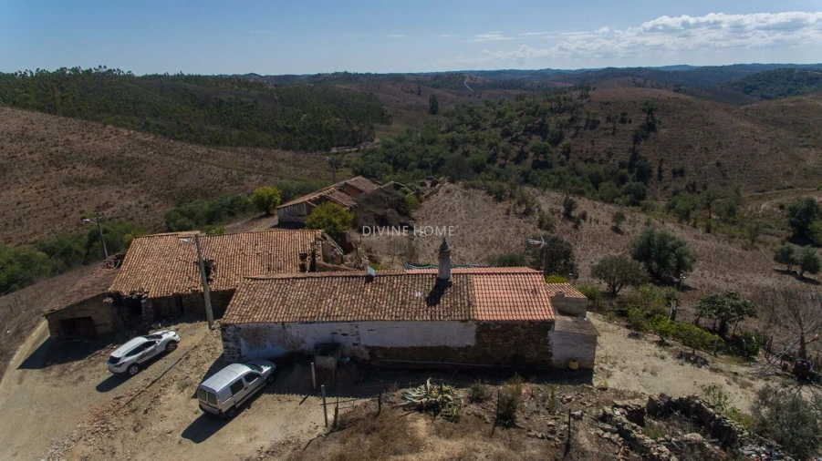 Moradia T5 para Venda em Santana da Serra Foto 2