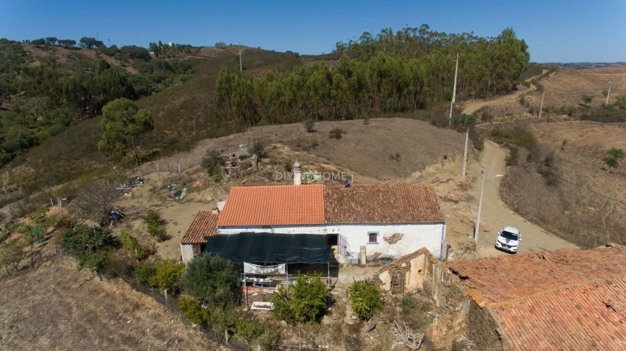 Moradia T5 para Venda em Santana da Serra Foto 1