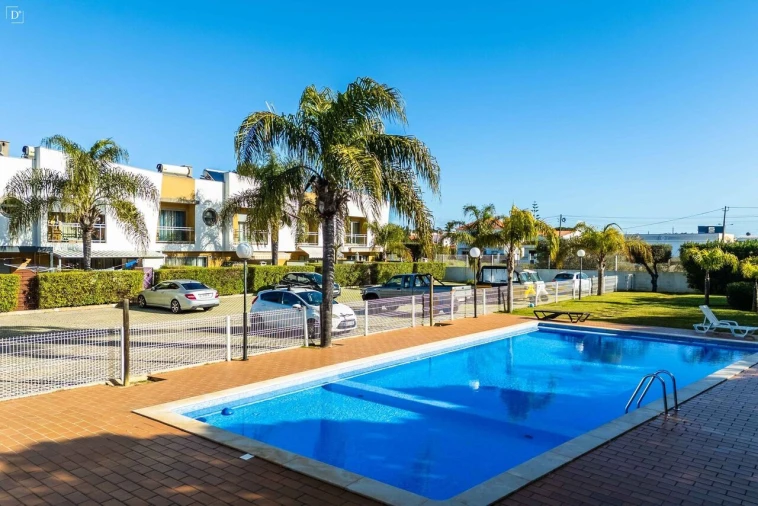 Moradia T3 para Venda em Ferreiras Foto 9