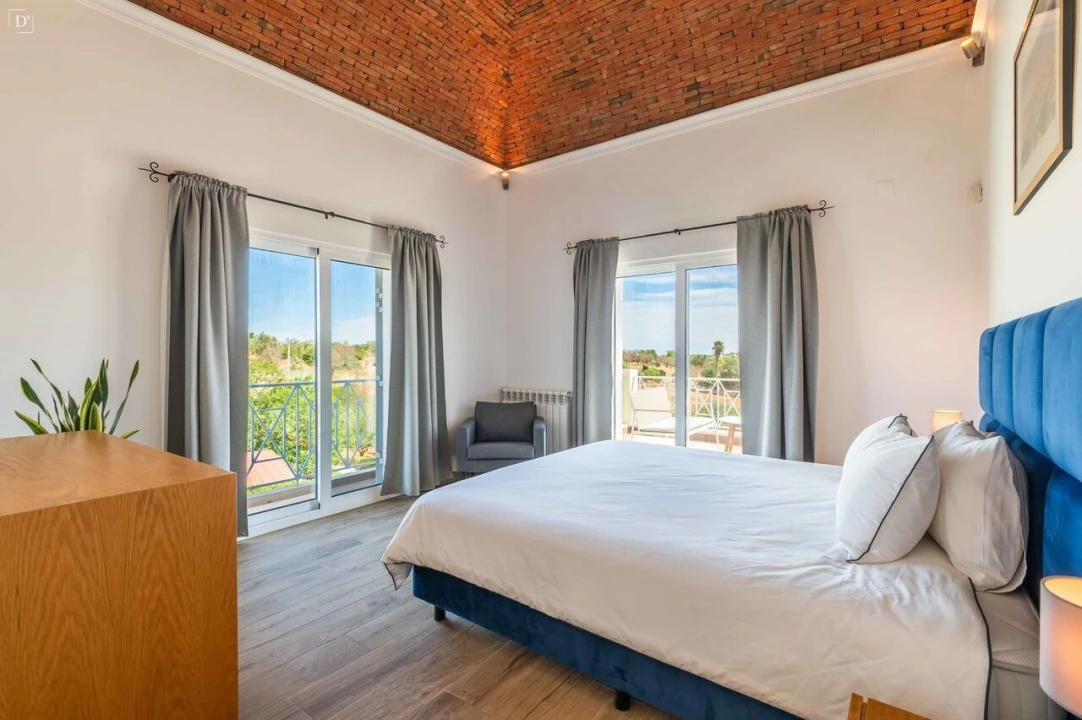 Moradia T4 para Venda em Pechão Foto 11