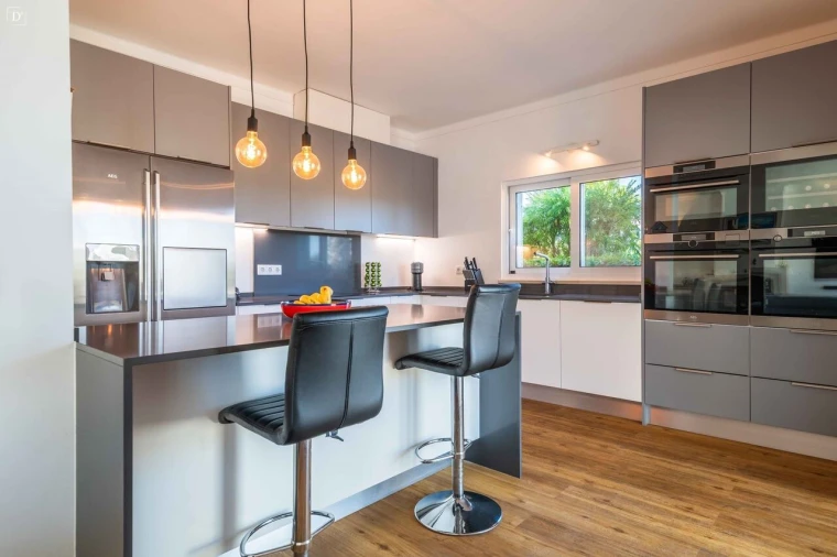 Moradia T4 para Venda em Pechão Foto 10