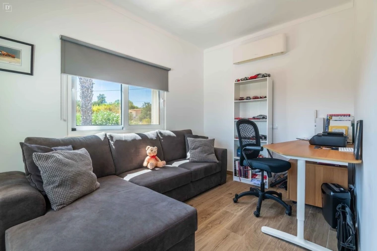 Moradia T4 para Venda em Pechão Foto 24