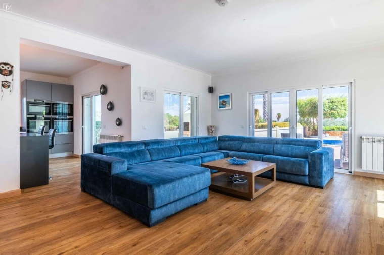 Moradia T4 para Venda em Pechão Foto 9