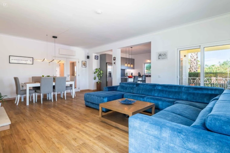 Moradia T4 para Venda em Pechão Foto 8