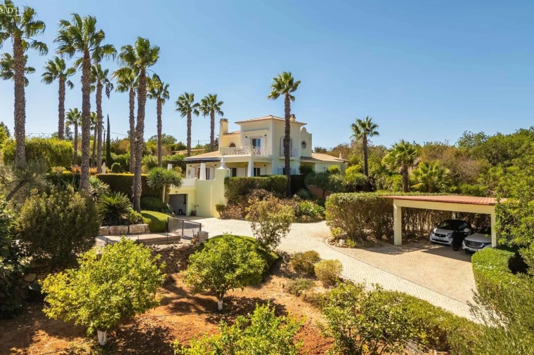 Moradia T4 para Venda em Pechão Foto 7