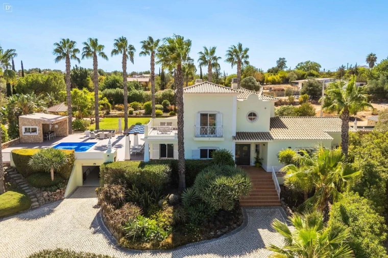 Moradia T4 para Venda em Pechão Foto 6