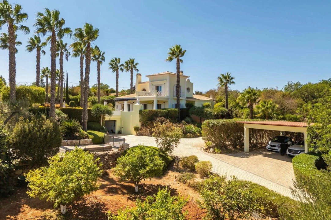 Moradia T4 para Venda em Pechão Foto 7