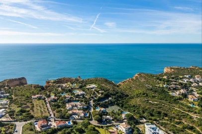 Moradia T4 para Venda em Lagoa e Carvoeiro