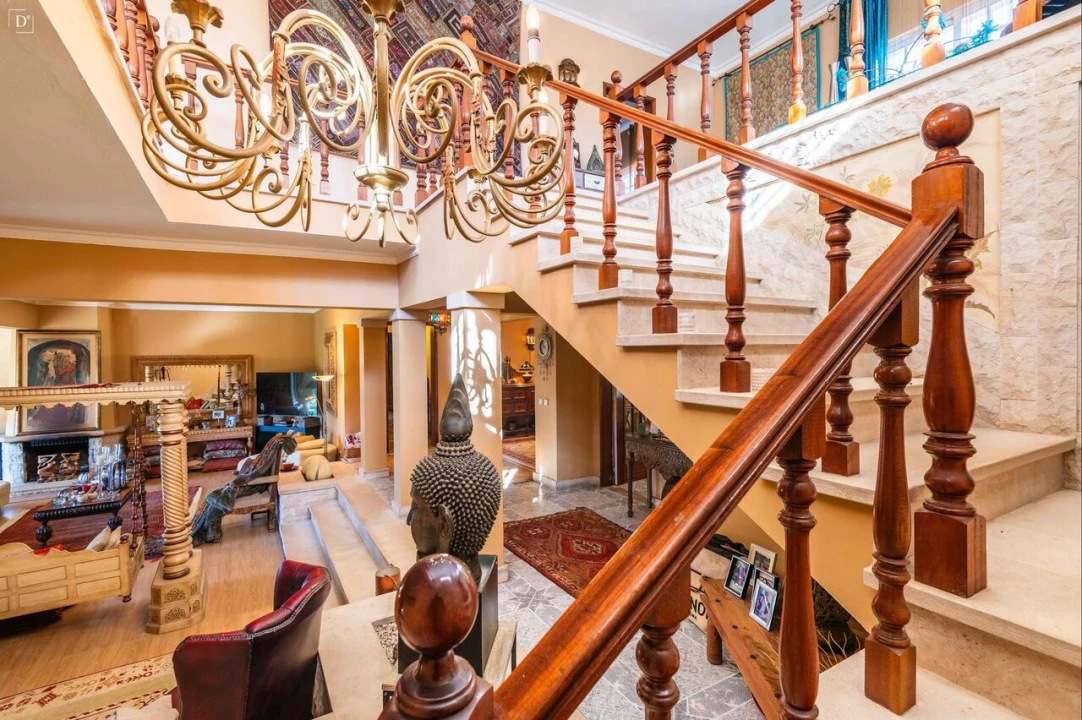 Moradia T6 para Venda em Santa Barbara de Nexe Foto 14