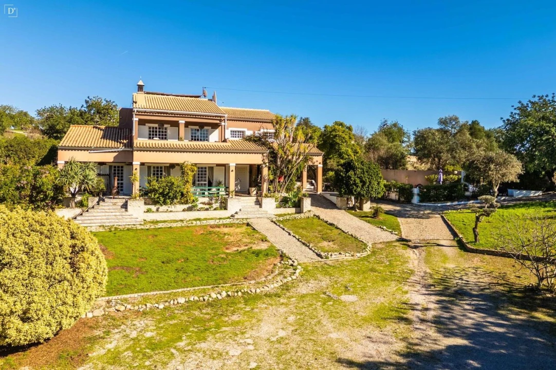 Moradia T6 para Venda em Santa Barbara de Nexe Foto 33