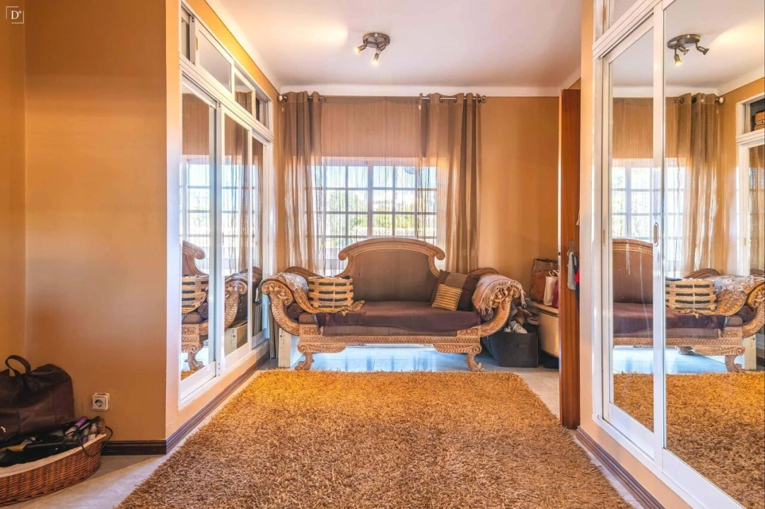 Moradia T6 para Venda em Santa Barbara de Nexe Foto 16