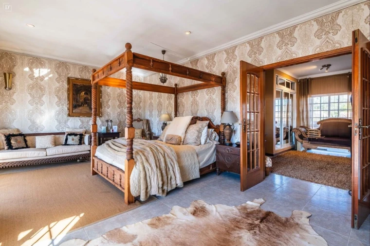 Moradia T6 para Venda em Santa Barbara de Nexe Foto 15