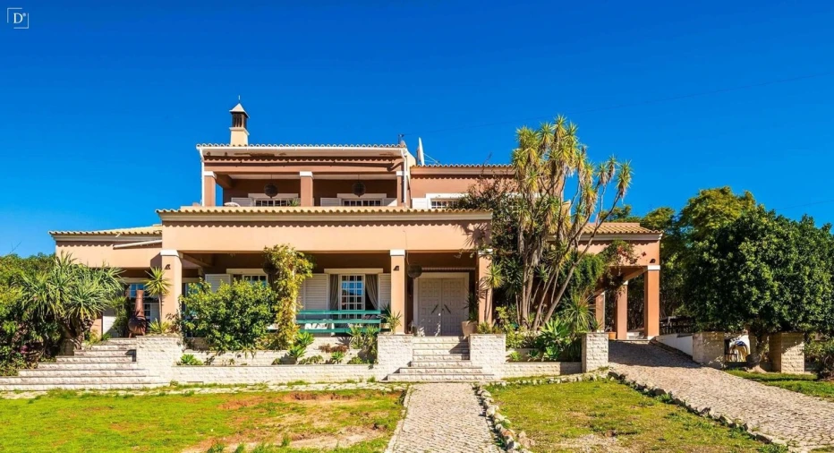 Moradia T6 para Venda em Santa Barbara de Nexe Foto 5