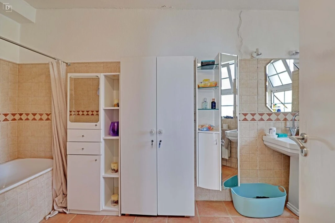 Moradia T5 para Venda em Santa Barbara de Nexe Foto 10